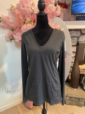 Prana Charcoal Perforated V-Neck Long Sleeve Top